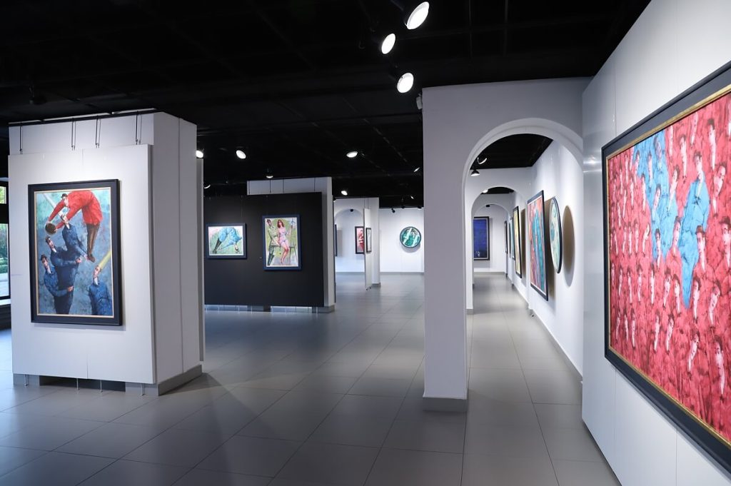 Galeria Sztuki Współczesnej w trakcie wystawy Waldemara J. Marszałka
